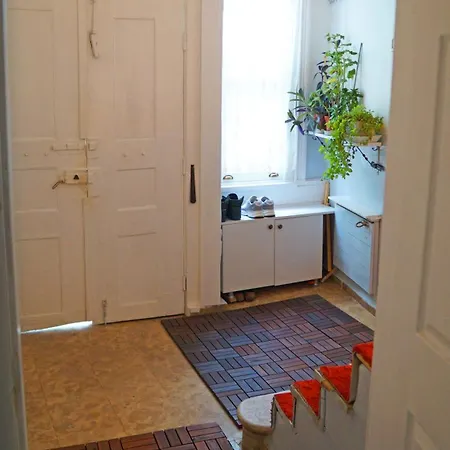 Apartamento Ahsap Tarihi Ev, Eminoenue Ve Tarihi Mekanlara Yuerueyerek 5 Dakika *